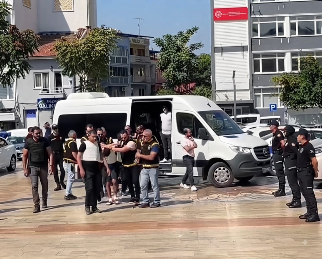 Aydın’da Esnaf Cinayetinde 4 Tutuklama: Adliyeye Çelik Yelekle Sevk Edildiler