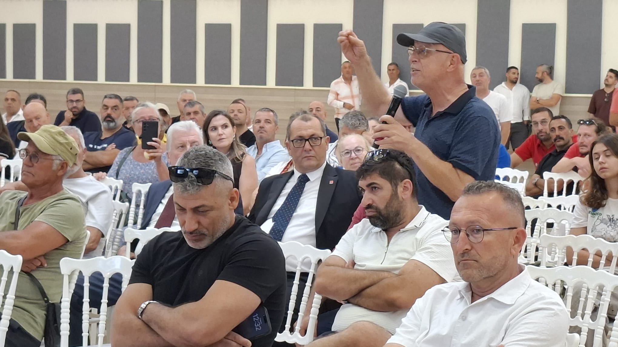 EGE PORT’UN ÇED TOPLANTISINDA GERGİNLİK: POLİS MÜDAHALE ETTİ
