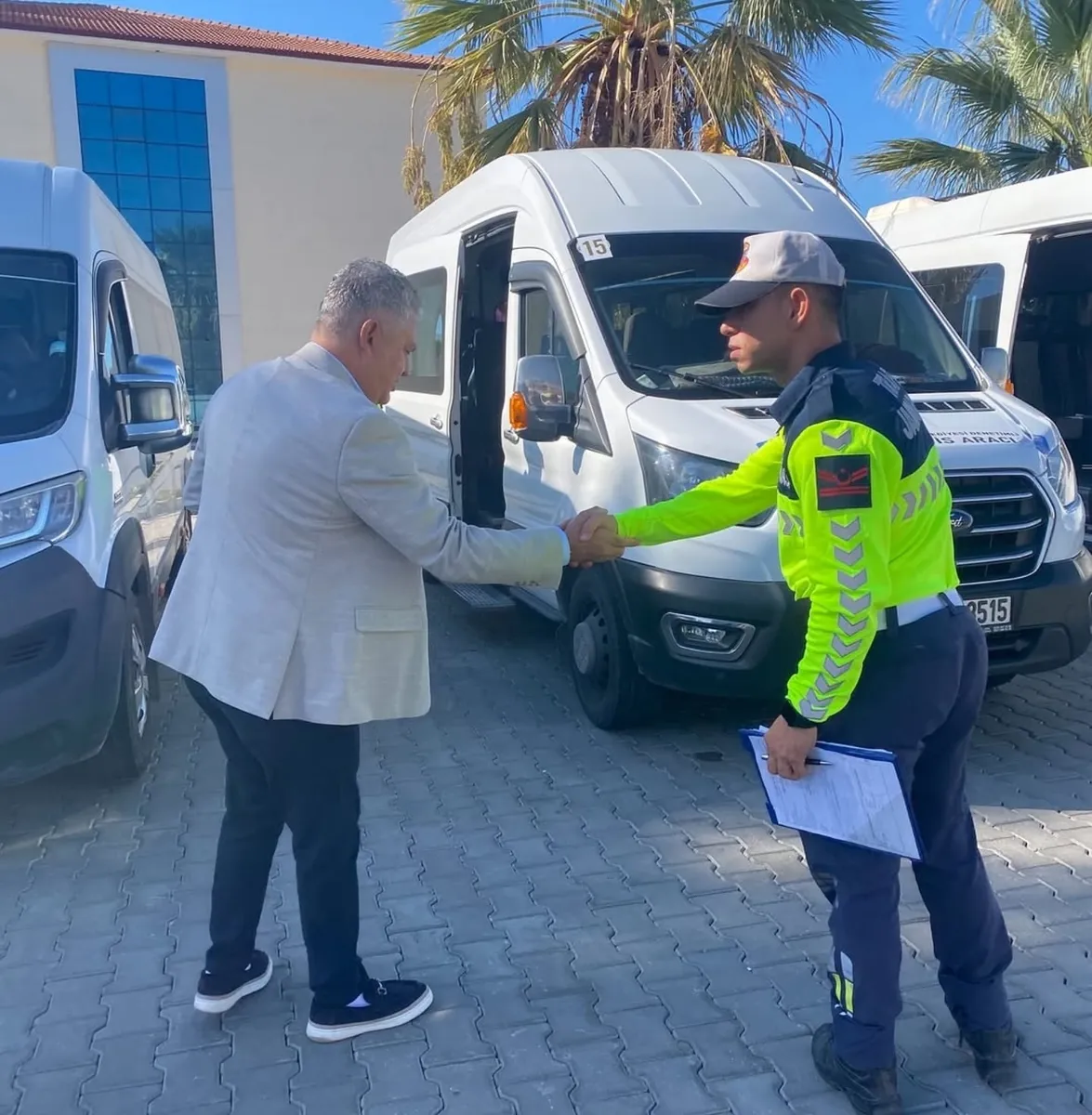 Kuşadası’nda Servis Araçlarına Sıkı Denetim: Başkan Ufuk Turan’dan Okul Taşımacılığında Güvenlik Vurgusu