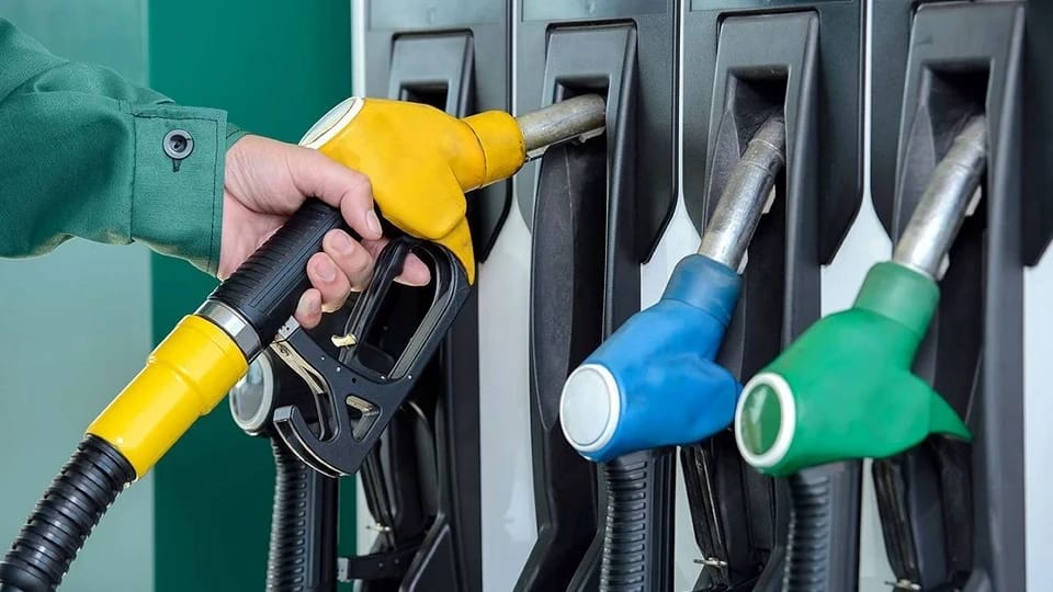 Benzine peş peşe indirim! Bir indirim daha geliyor