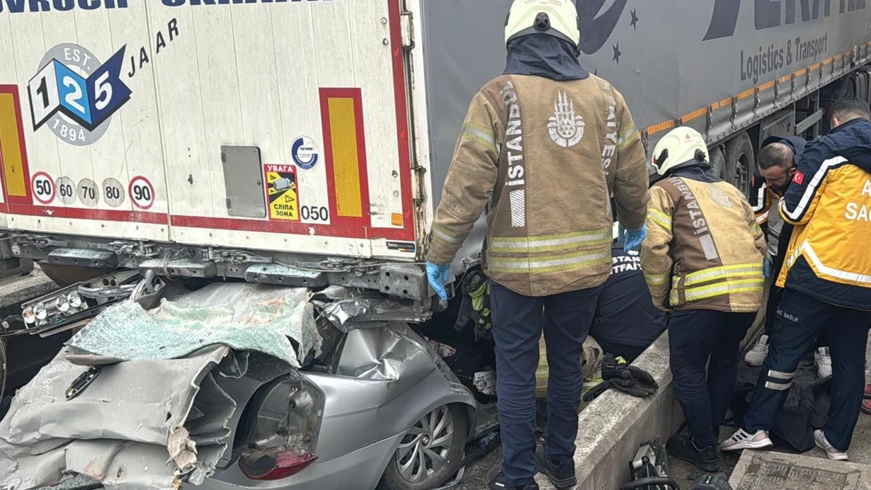 TÜRKİYE BAYRAM TRAFİĞİNDE CAN VERDİ! 8 GÜNDE 72 ÖLÜ, 8.313 YARALI