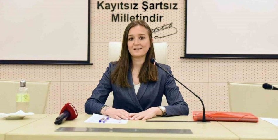 Manisa’nın İlk Kadın Belediye Başkanı Gülşah Durbay Son Yolculuğuna Uğurlandı