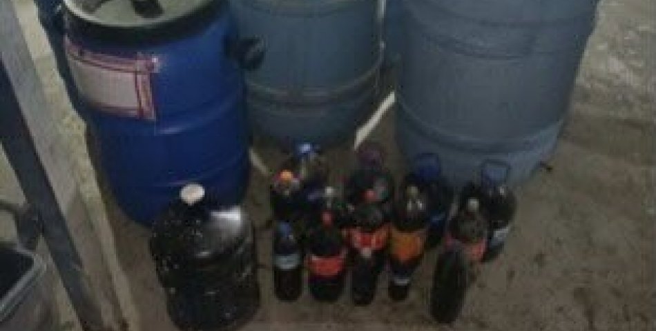 Kuşadası’nda Sahte Alkol Operasyonu: 700 Litre Ele Geçirildi