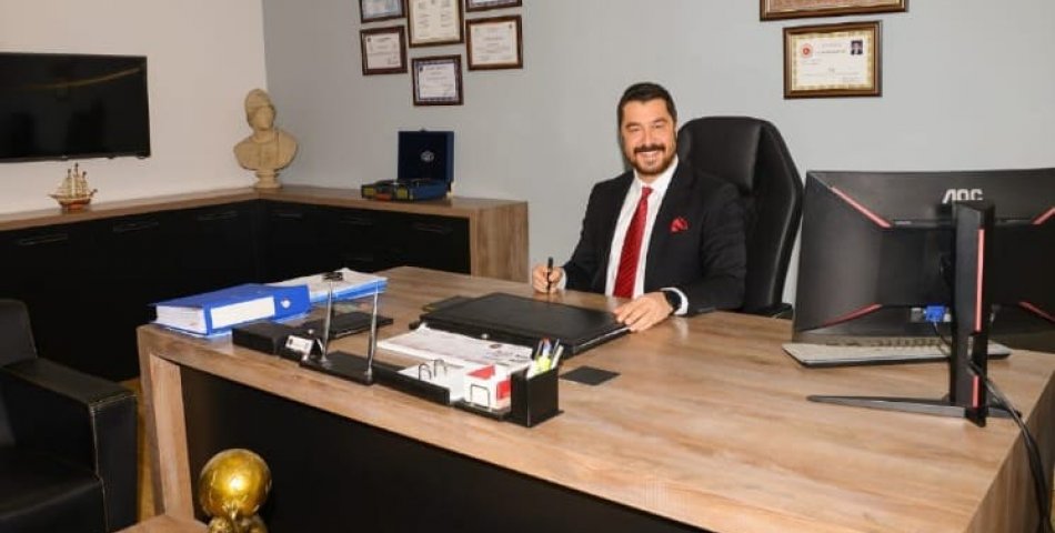 KAT KARŞILIĞI İNŞAAT SÖZLEŞMELERİNDE BÜYÜYEN TEHLİKE        ARSA SAHİPLERİ HAKKINI NASIL ARAYACAK? Av. Mehmet Aygüneş, yaşanan mağduriyetleri ve hukuki yolları Adagüncele anlattı