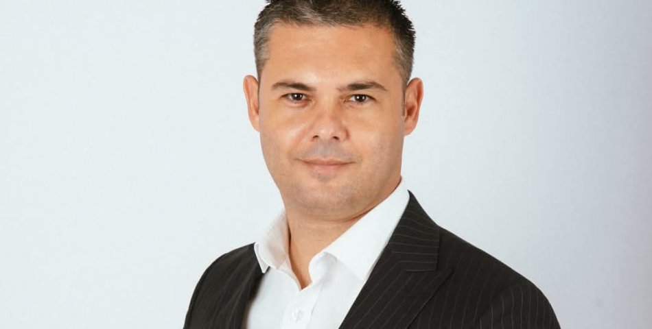 İYİ Parti Kuşadası İlçe Başkanı Behçet Alp’ten Gazetecilere Destek Mesajı