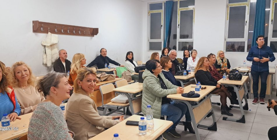 Kuşadası Halk Eğitim Merkezi Türk Müziği Korosu: “Sanatı ve Nağmeleri Kuşadası’na Taşıyoruz”