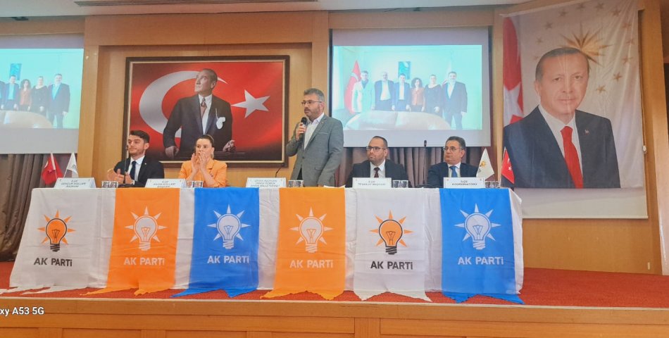 AK Parti Kuşadası’nda Geniş Katılımlı Danışma Toplantısı Gerçekleştirildi