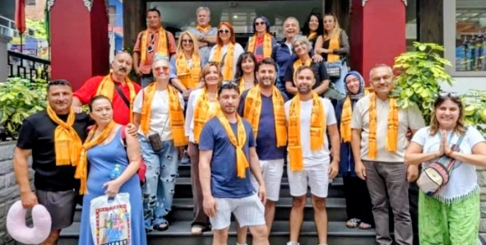 Kuşadası’ndan Nepal’e Giden Türk Turistler Kaosun Ortasında Mahsur Kaldı