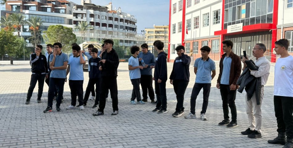 “Soruyu Bil, Adına Fidan Dikelim” Projesiyle Gençler Geleceğe Nefes Oldu