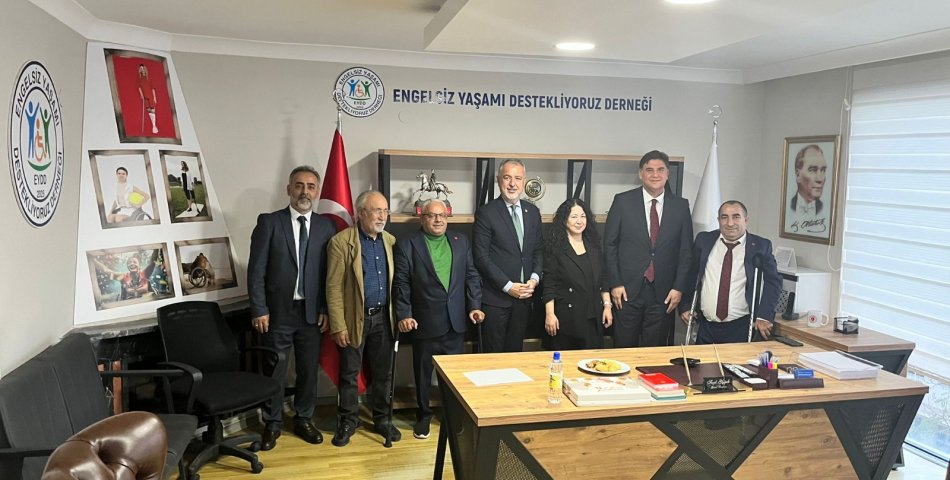 Engelsiz Yaşam İçin Ankara’da Buluşma: CHP’li İsimler Dernekle Bir Araya Geldi