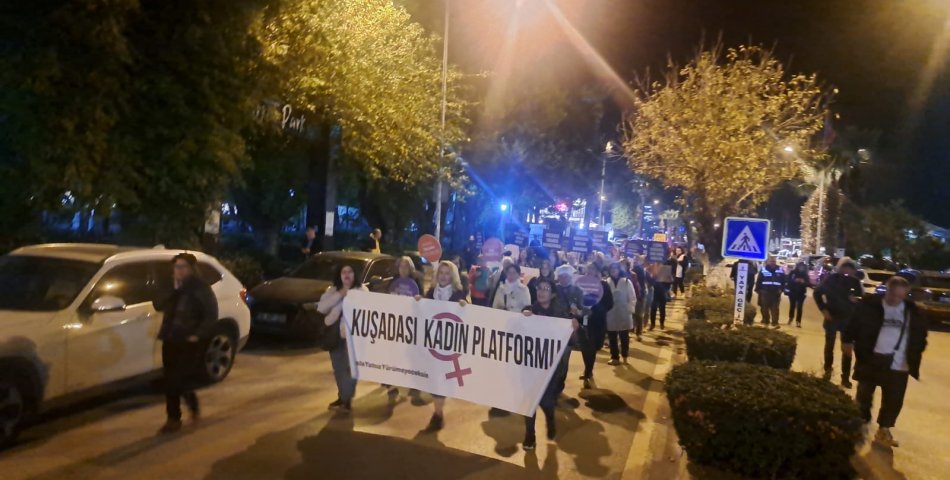 Kuşadası’nda 25 Kasım Gece Yürüyüşü: “İstanbul Sözleşmesi Yaşatır, Uygulansın”