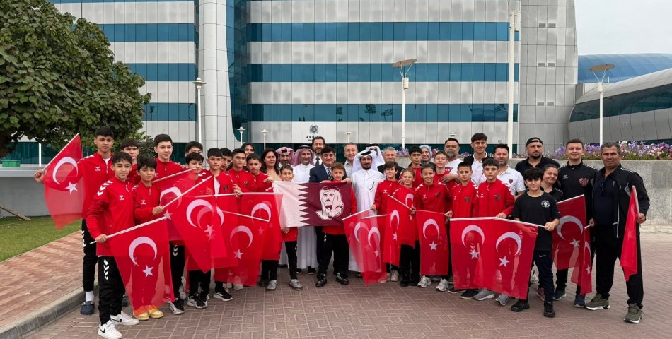 Katar’da Mahsur Kalan Kuşadalı Futbolcular Yola Çıktı