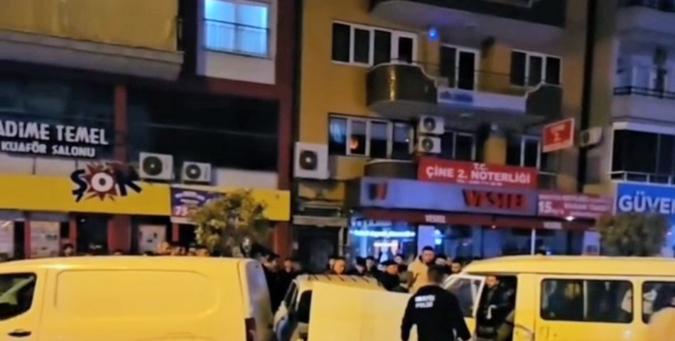 ÇİNE’DE KORKUTAN KAZA: 5 ARAÇ BİRBİRİNE GİRDİ