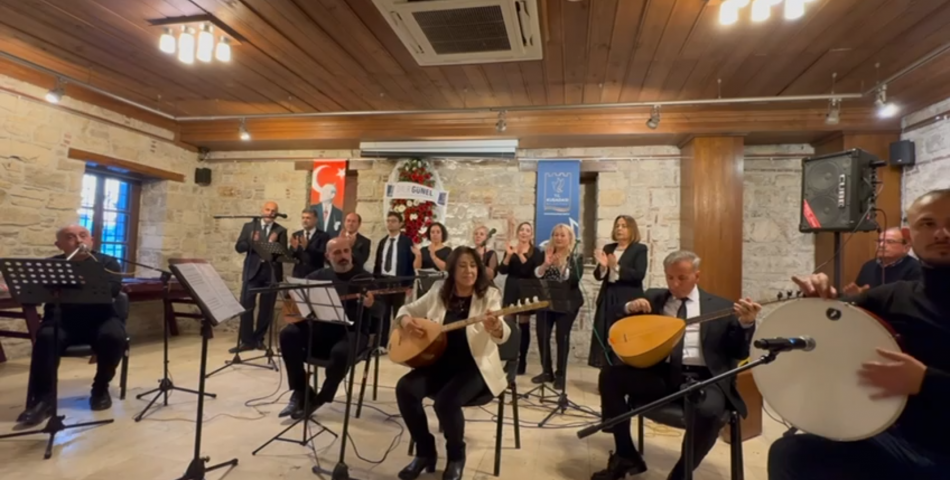 Ada Türk Halk Müziği Korosu’ndan Yeni Yıla Türkülerle Merhaba