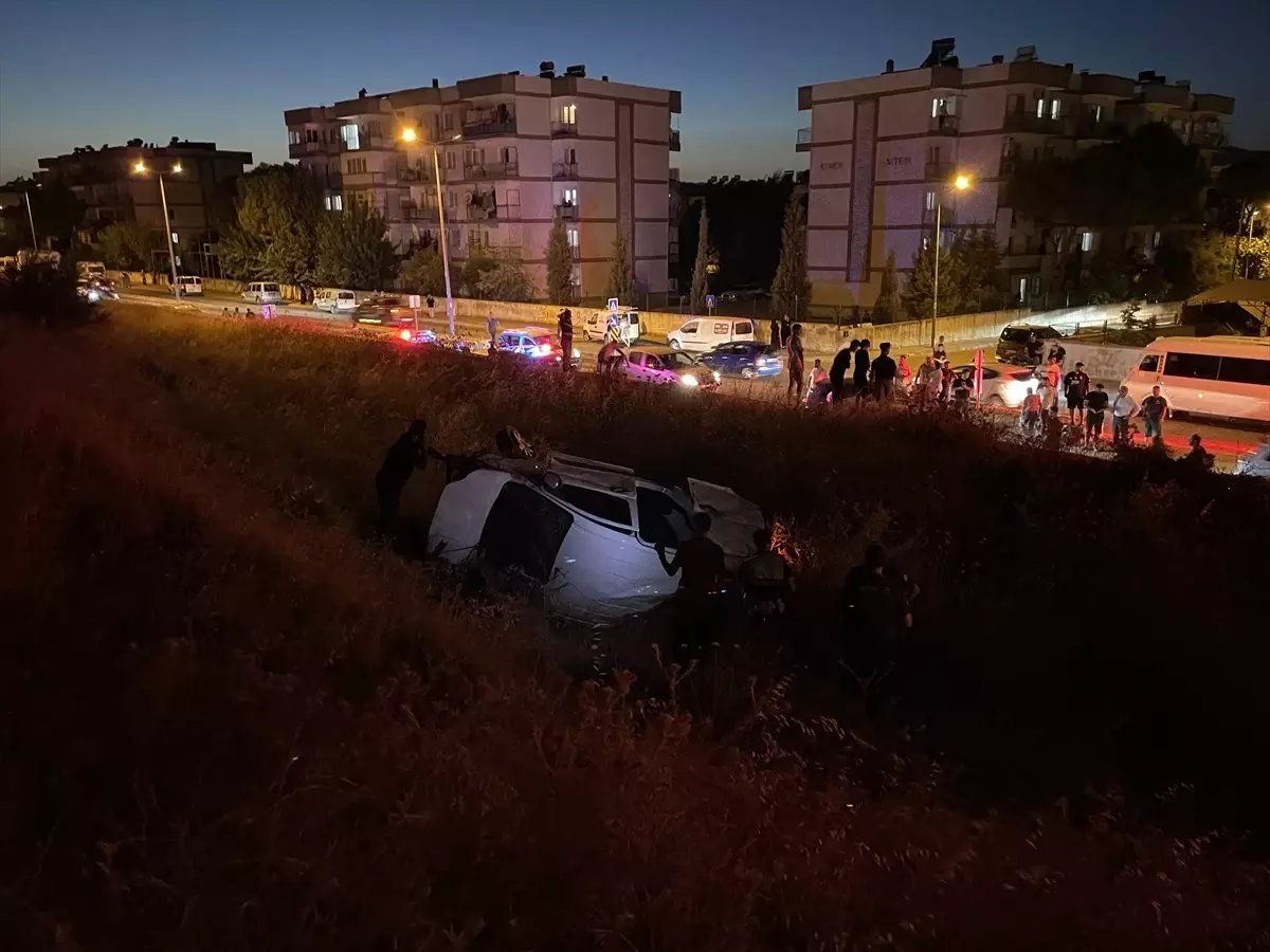 Aydın’da Uçuruma Devrilen Otomobilde 2 Yaralı