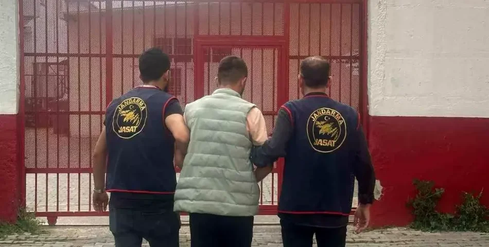 10 Yıl 2 Ay Hapis Cezası Bulunan Dolandırıcı Jandarmadan Kaçamadı!