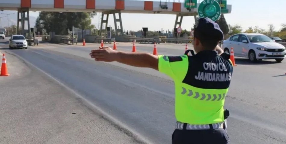 Germencik Gişelerinde Göçmen Operasyonu: 5 Düzensiz Göçmen ve 1 Organizatör Yakalandı