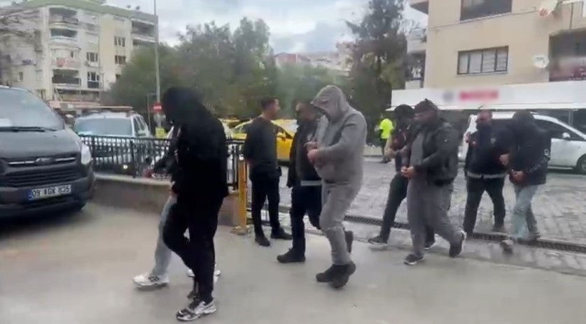 Kuşadası’nda eş zamanlı fuhuş operasyonu: 5 tutuklama