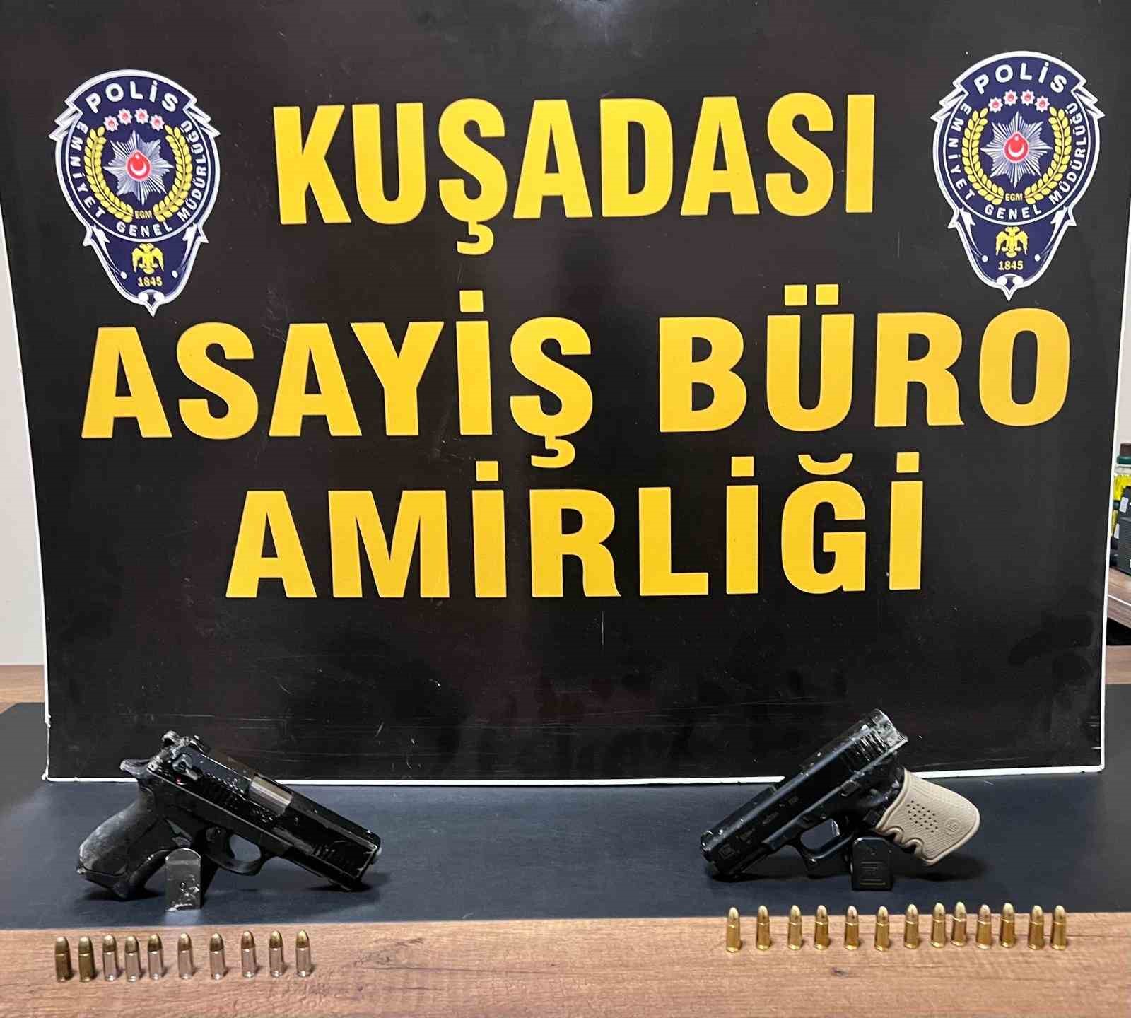 Kuşadası’nda iki aranan şahıs yakalandı