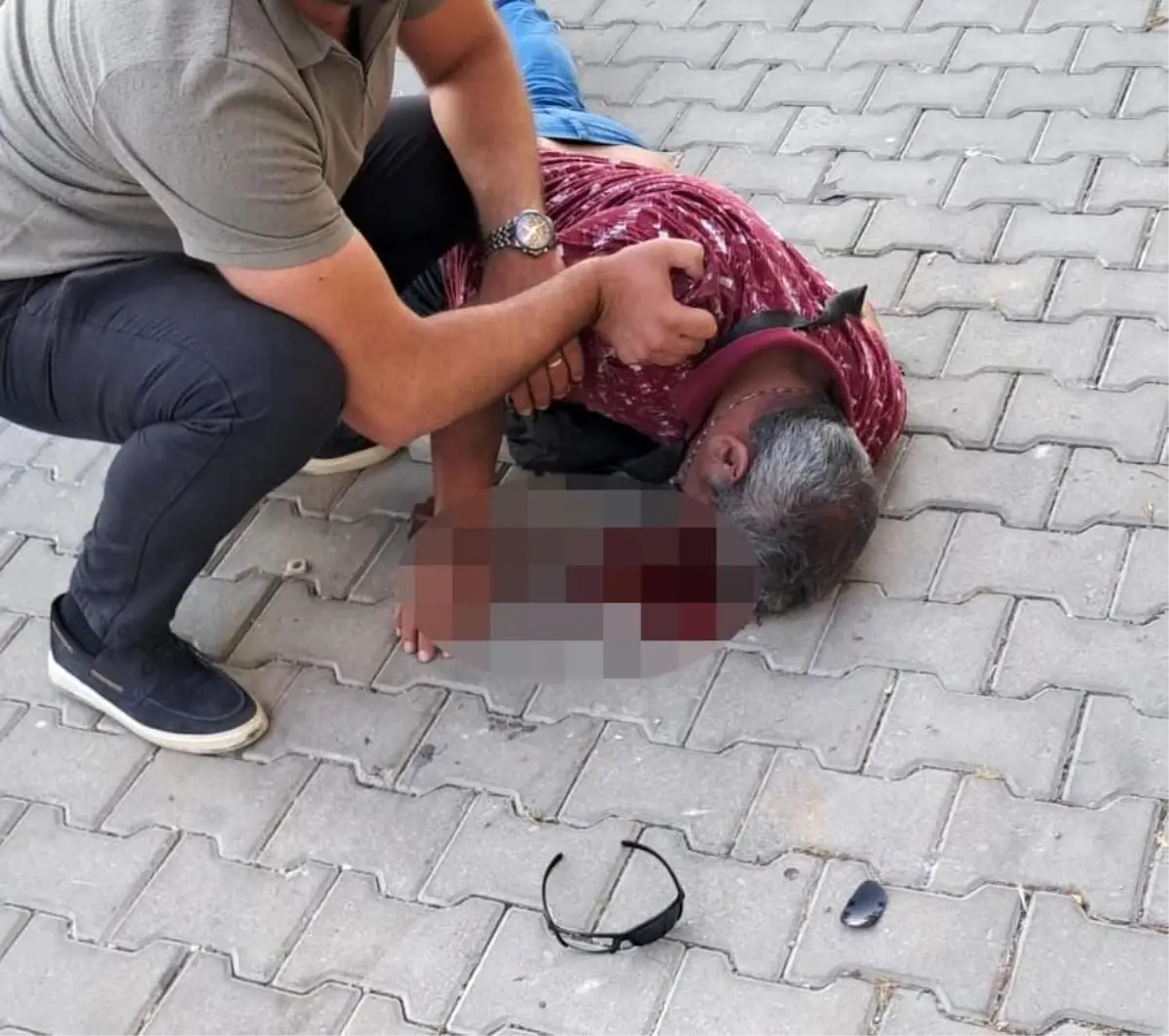 Kuşadası’nda Motosiklet Kazası: Sürücü Ağır Yaralı