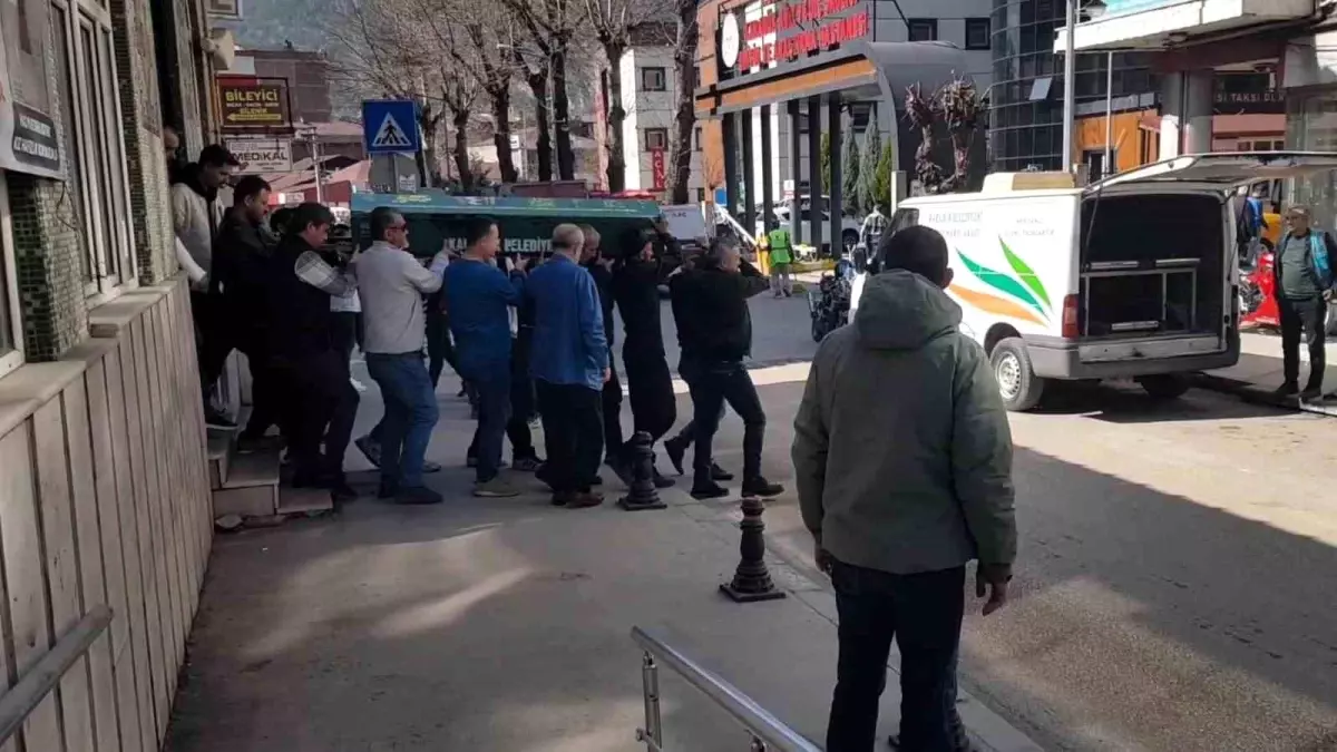 Zehirli Alkol Kabusu: 2 Haftalık Mücadele Acı Sonla Bitti!