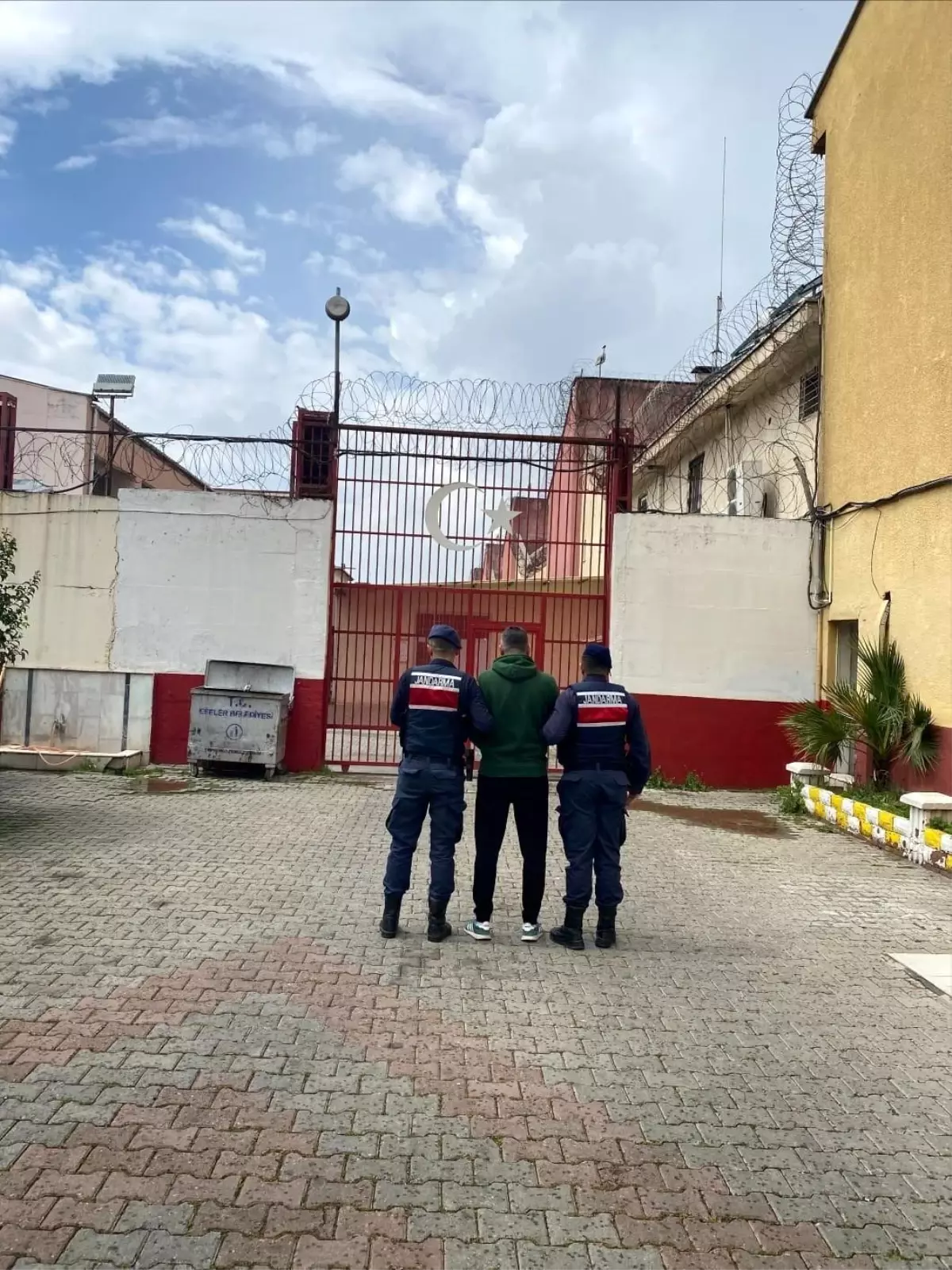 Uyuşturucu Suçundan Aranan Şahıs Yakalandı